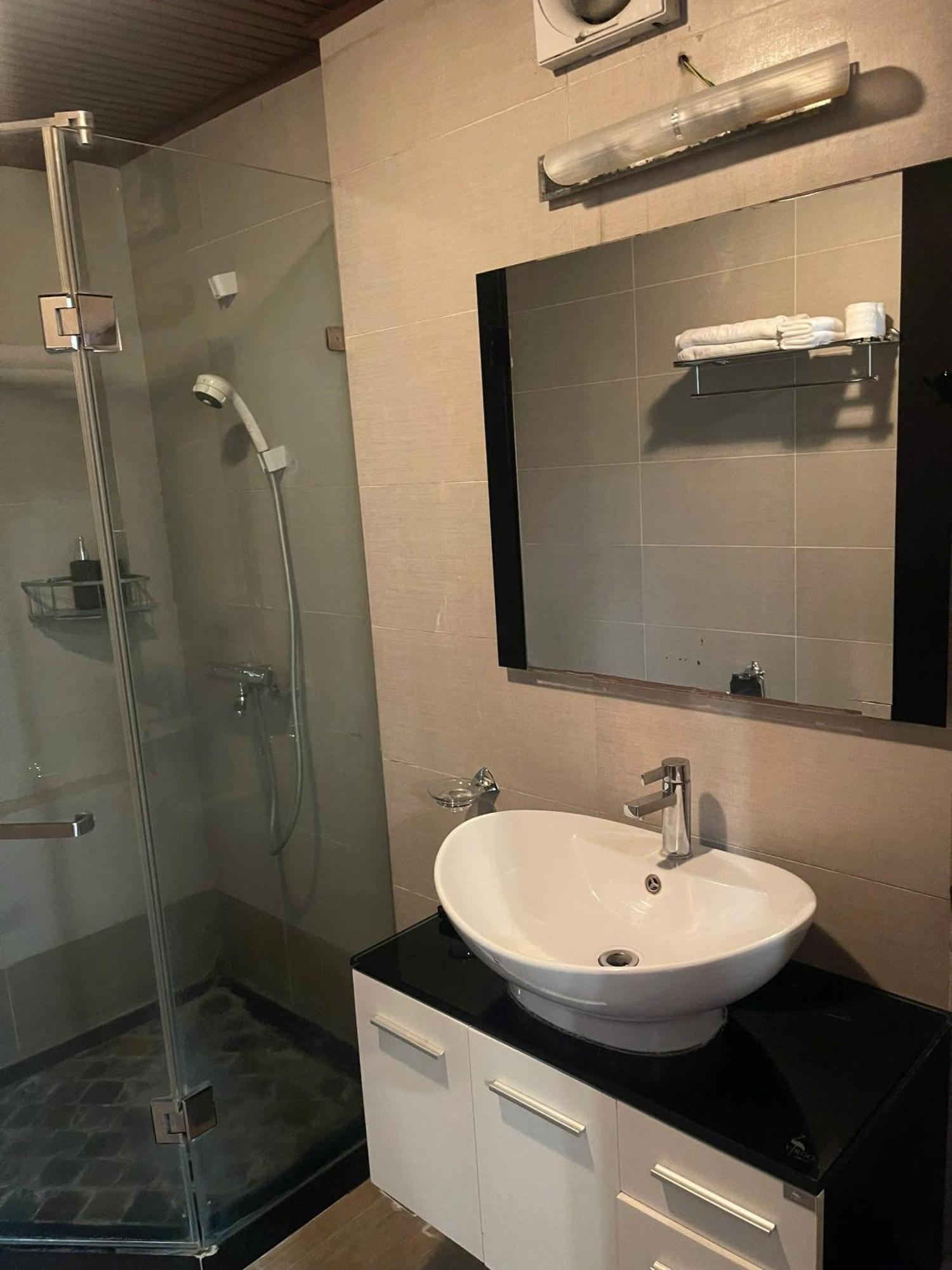 Eco Nest Classic Apartment & Hotel Hanoi Buitenkant foto